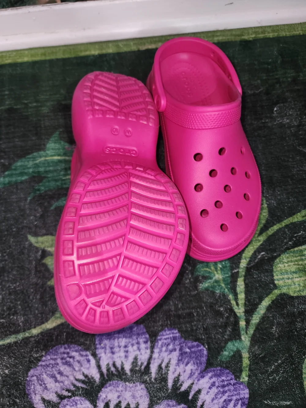 CROCS platform clog